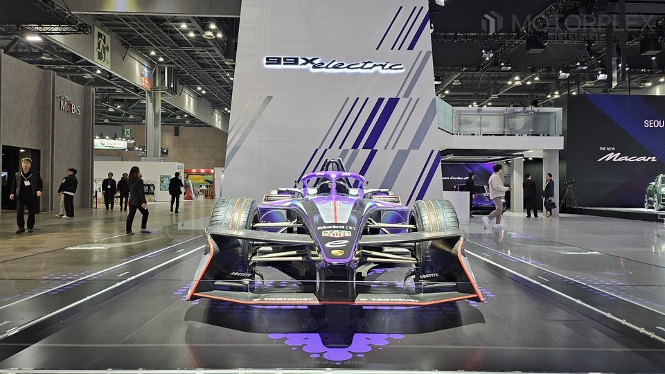 2025 서울모빌리티쇼에 참가한 포르쉐