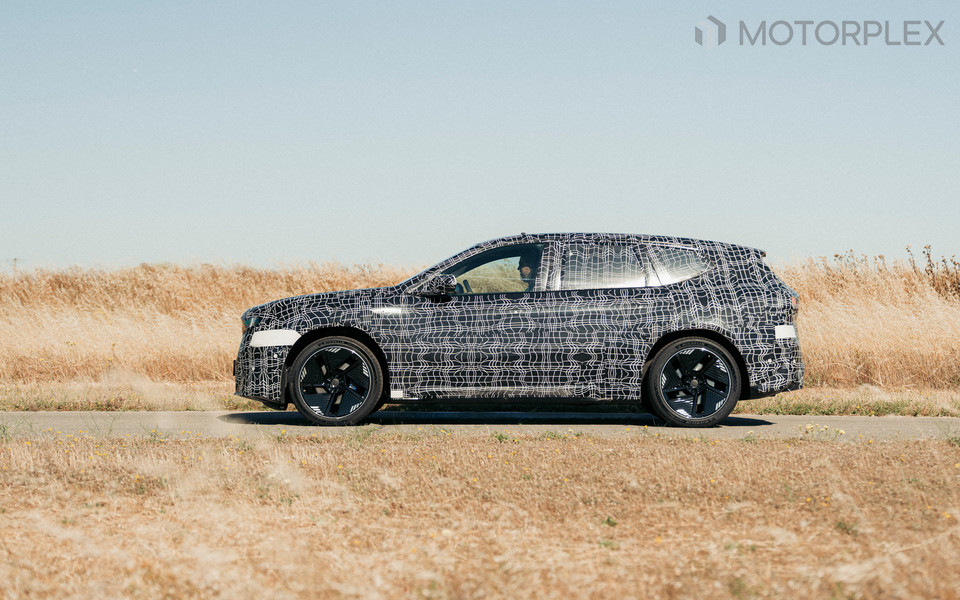 BMW iX3, 시제차