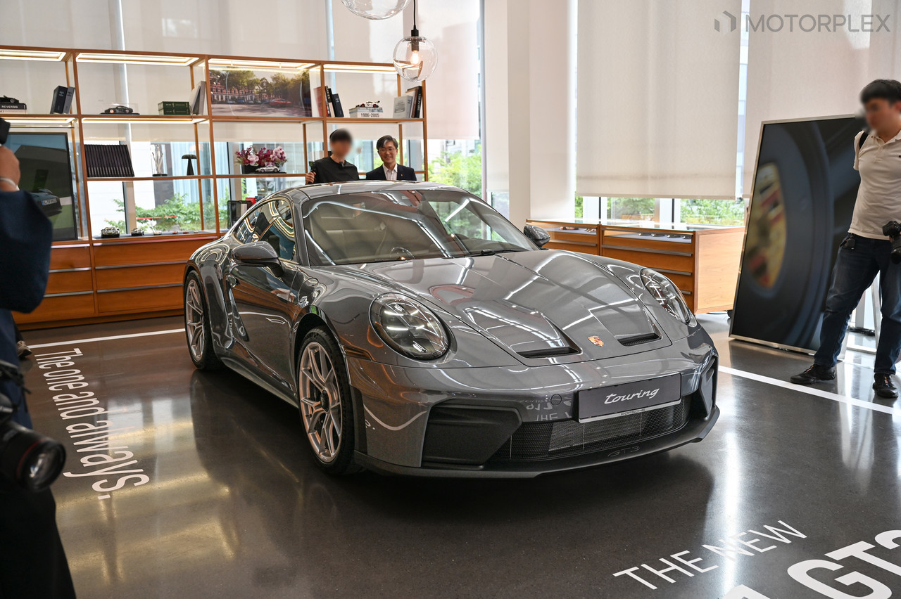 포르쉐 911 GT3 투어링 패키지